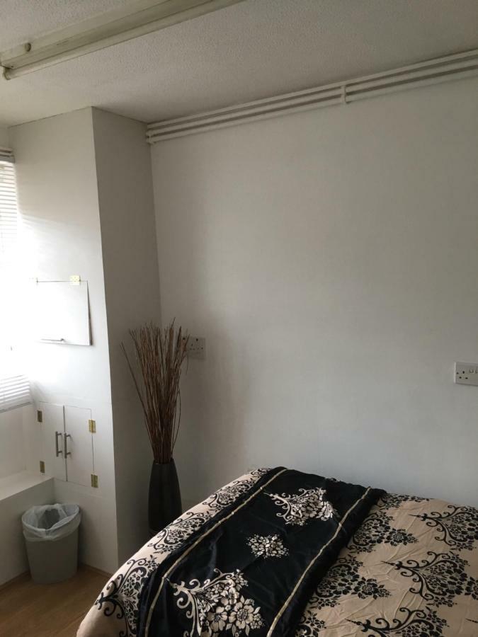 Apartament Travelling Stop Swindon Zewnętrze zdjęcie