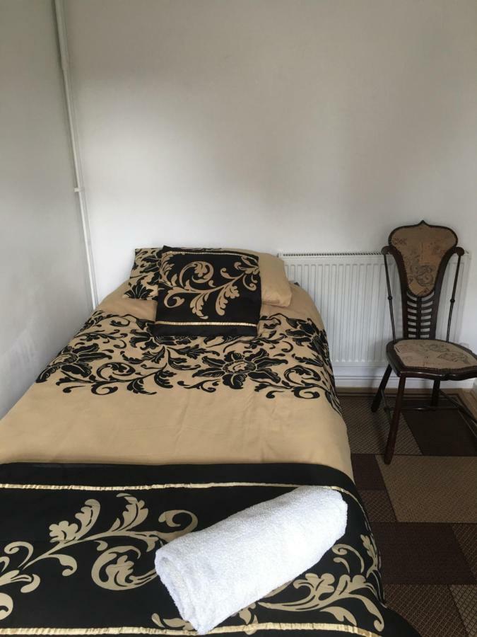 Apartament Travelling Stop Swindon Zewnętrze zdjęcie
