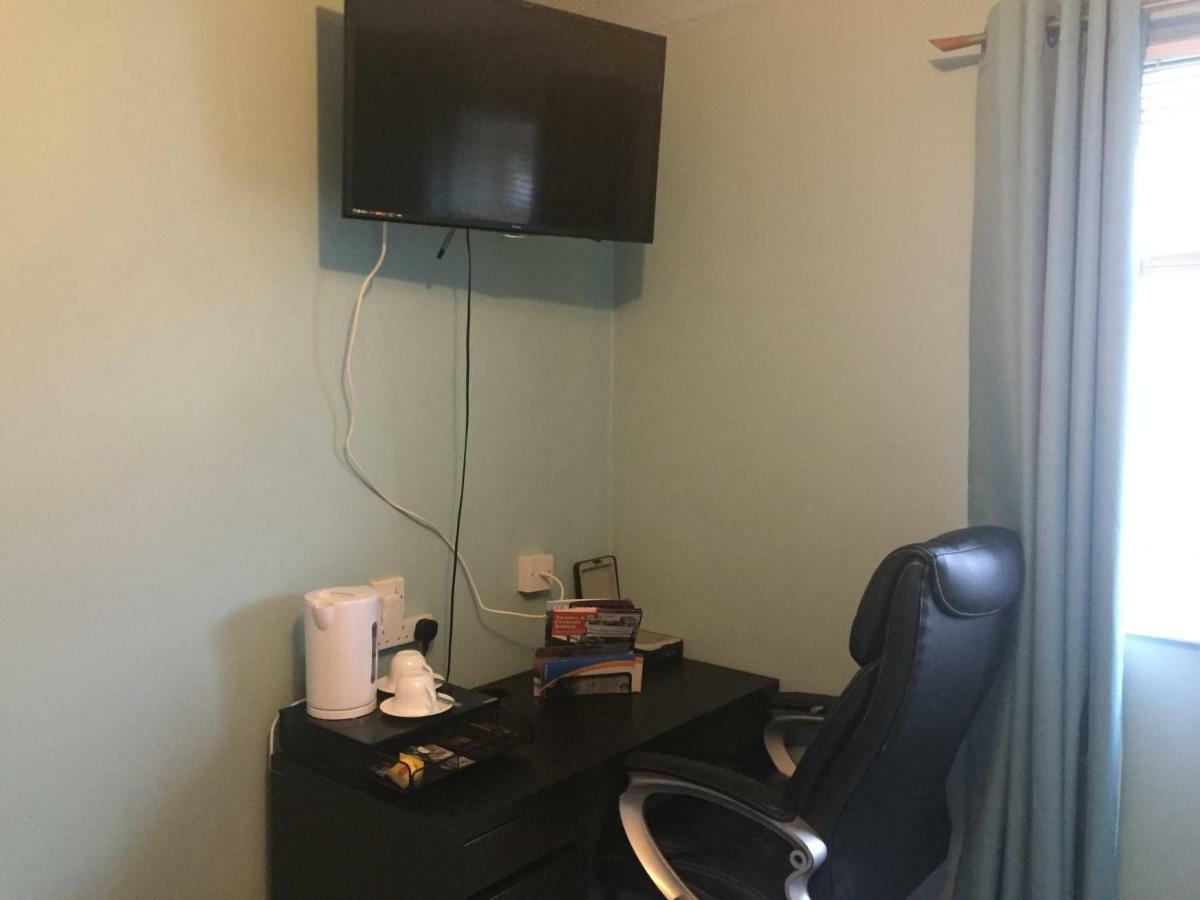 Apartament Travelling Stop Swindon Zewnętrze zdjęcie